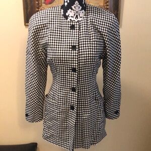 🎩Escada Vintage houndstooth no collar, shoulder pads button down long jacket